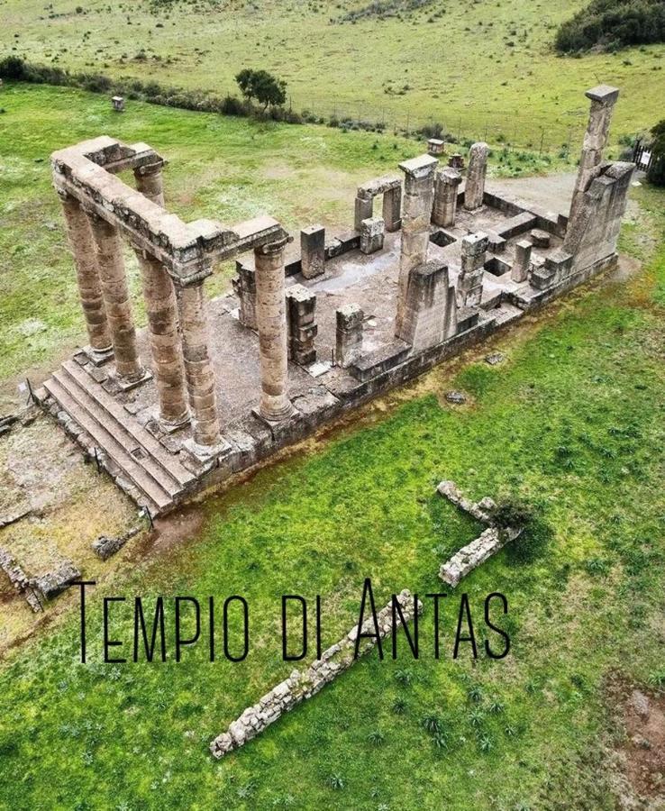 Domus Deiana Case Vacanza San Giovanni Suèrgiu Exteriör bild